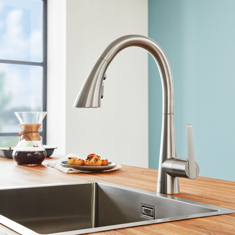 GROHE ZEDRA Single-Handle Pull Down Triple Spray Bar Faucet  1.75 GPM