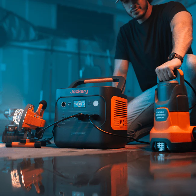 Jackery Explorer 2000 v2 Portable Power Station - 60-2000-USD1A1